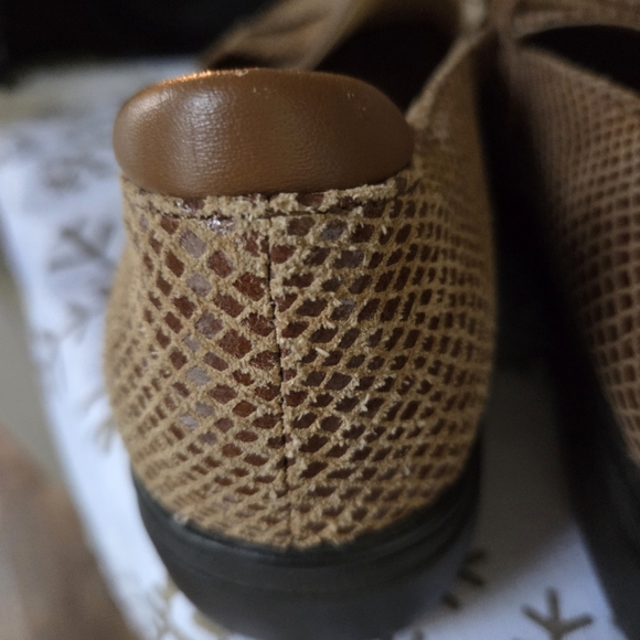 Alegria Taylor Pro Tan Glossy Leather Snake Slip-On Penny Loafer Size 40 (US 9) - Picture 8 of 10